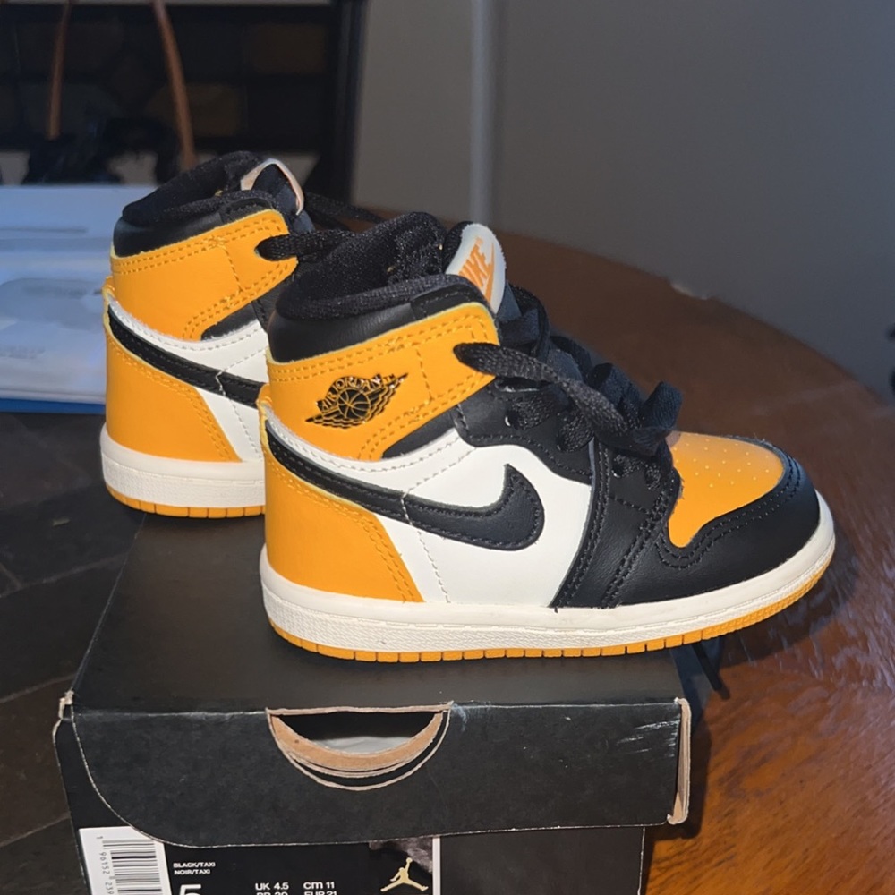 Toddler Retro Jordan 1s